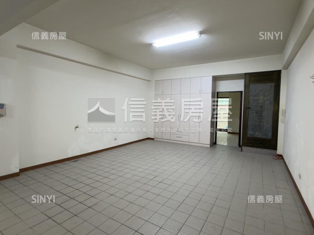高鐵特區大面寬雙車位透天房屋室內格局與周邊環境