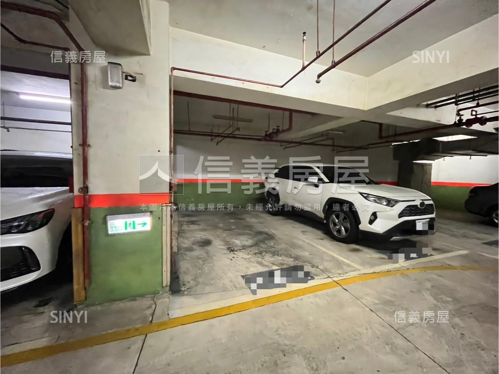 東方鴻Ｂ２車位房屋室內格局與周邊環境