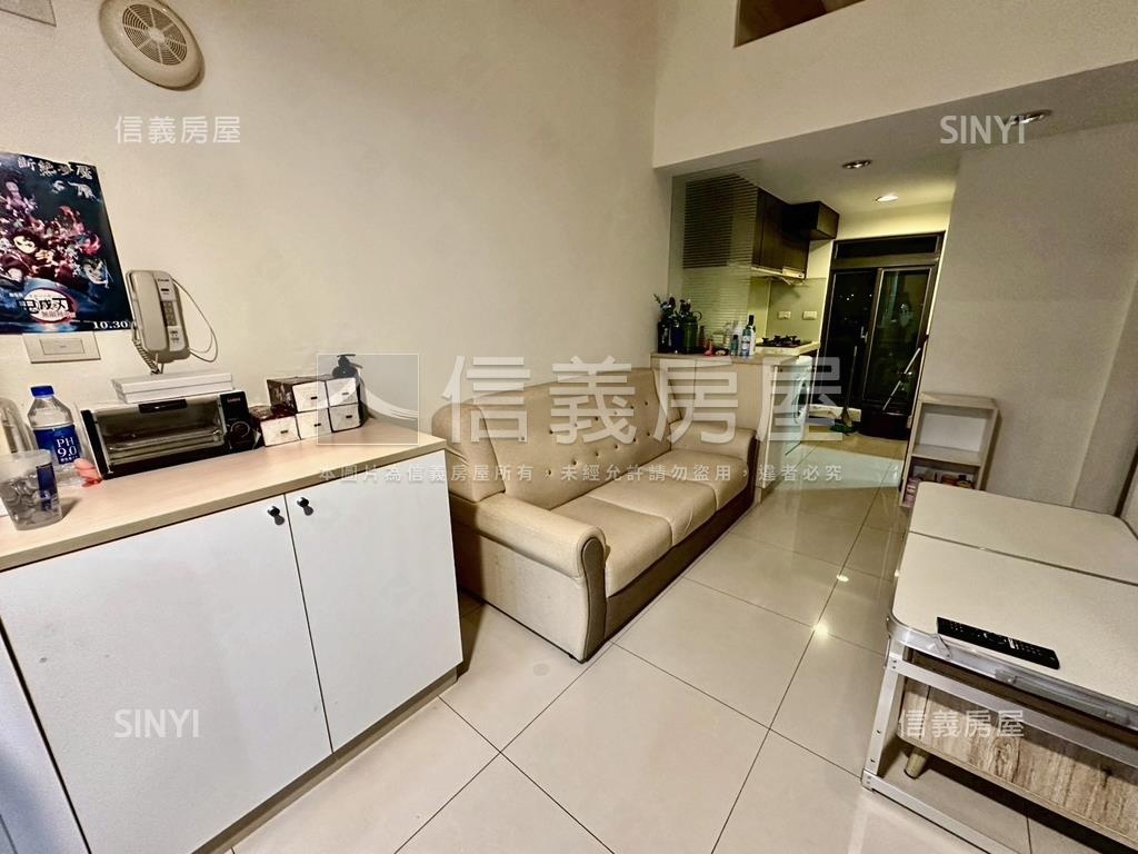 采舍七樓附車位房屋室內格局與周邊環境