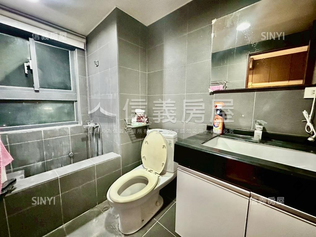 采舍七樓附車位房屋室內格局與周邊環境