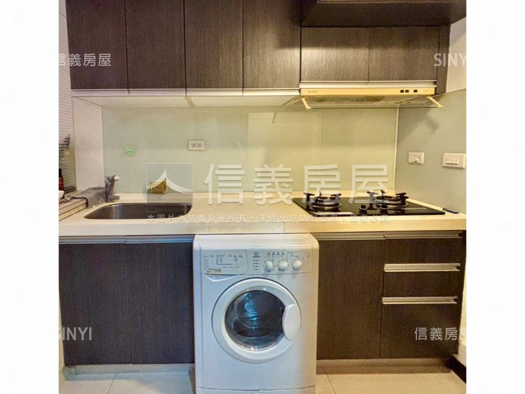 采舍七樓附車位房屋室內格局與周邊環境