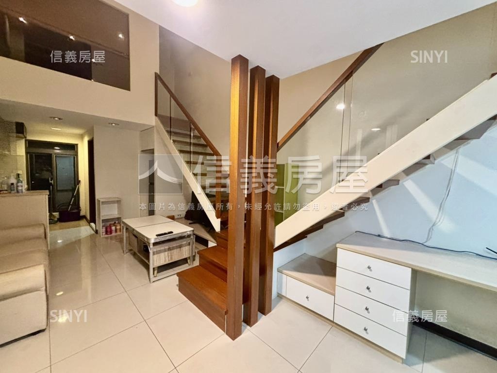 采舍七樓附車位房屋室內格局與周邊環境