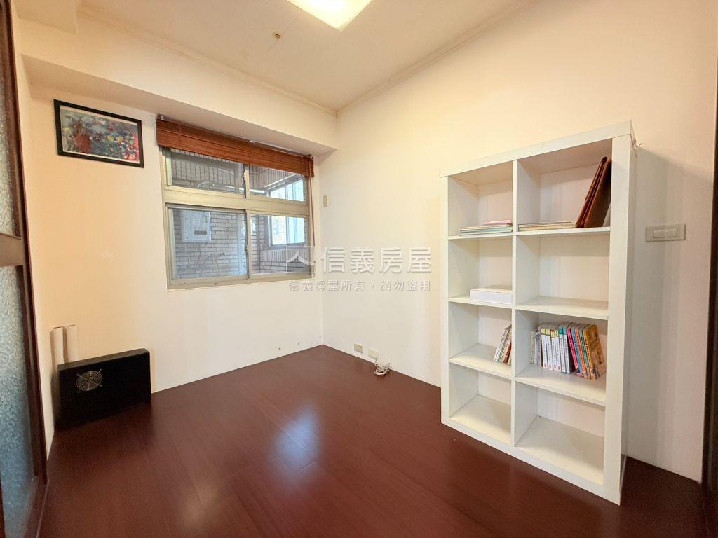 荷蘭村三房視野戶房屋室內格局與周邊環境