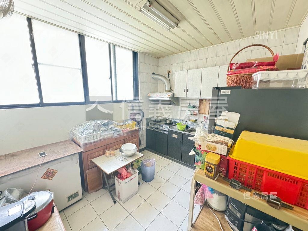 福安路霸氣雙透店房屋室內格局與周邊環境