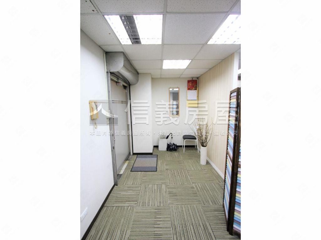 明耀三普邊間二樓房屋室內格局與周邊環境
