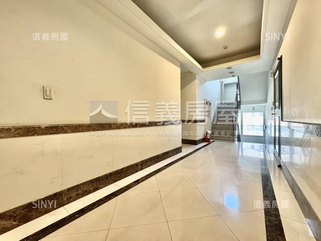 松山巨蛋。鋼骨樹景採光房屋室內格局與周邊環境