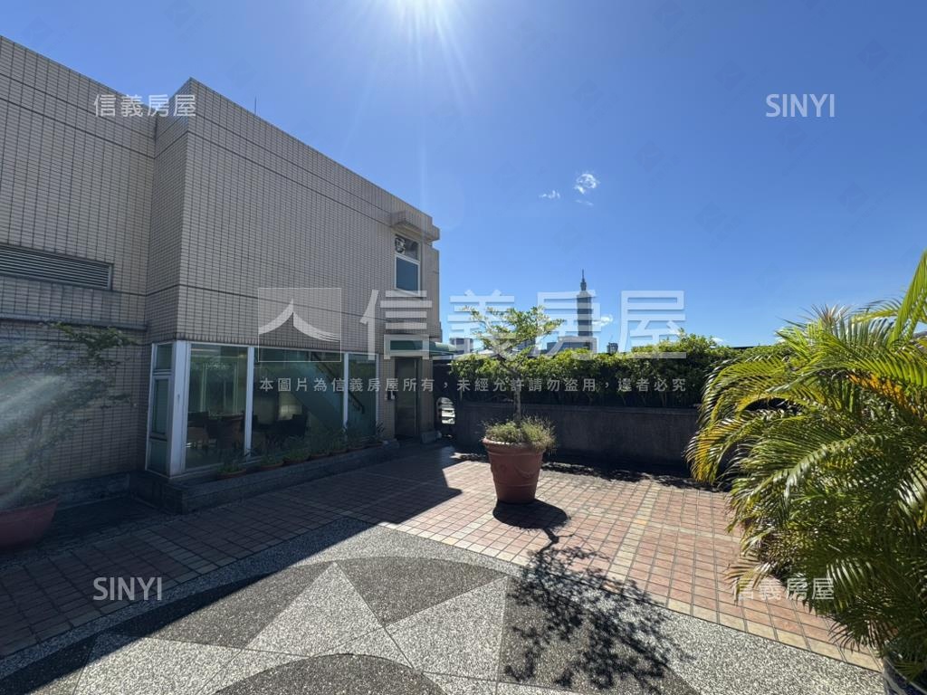 松山巨蛋。鋼骨樹景採光房屋室內格局與周邊環境