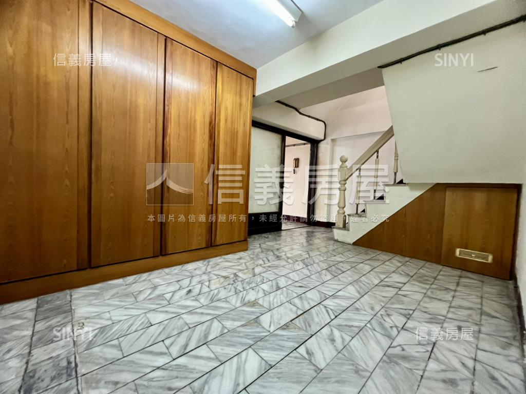 ✨崇明學區｜棒棒車墅房屋室內格局與周邊環境