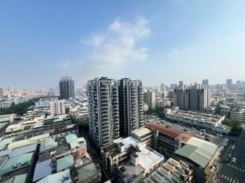 高醫商圈四房車位誠心出售