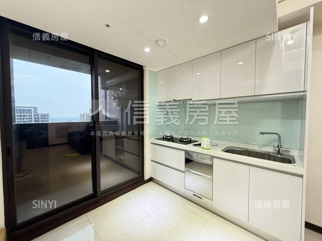 台南高鐵站旁三房平車房屋室內格局與周邊環境