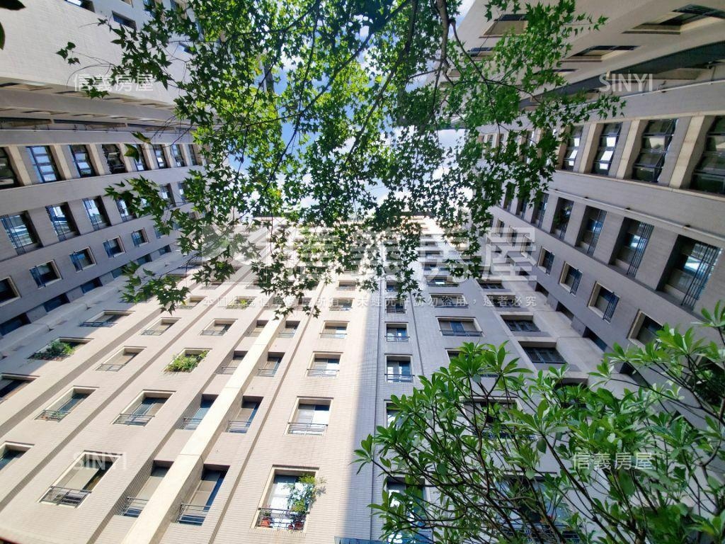七期海悅豪景裝潢兩房平車房屋室內格局與周邊環境