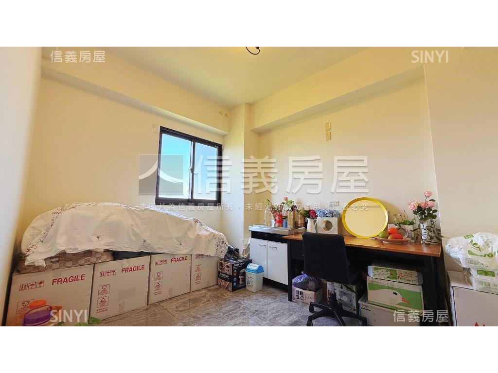 大空間臨路五房透天房屋室內格局與周邊環境