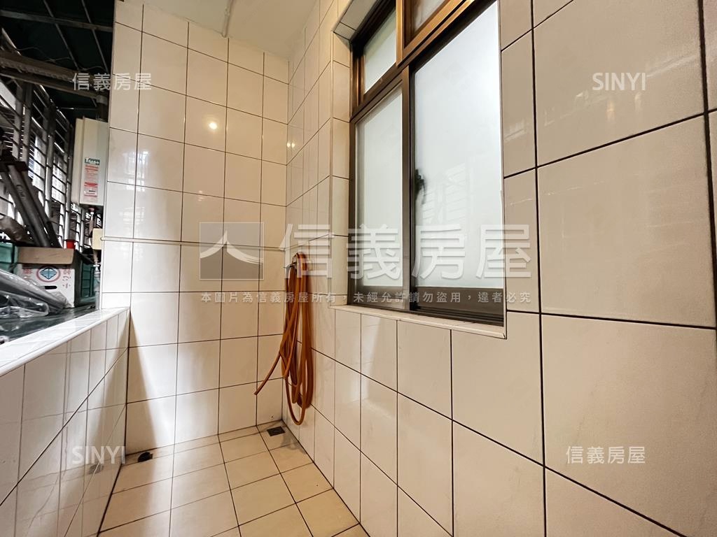 中信街稀有天然氣公寓二樓房屋室內格局與周邊環境