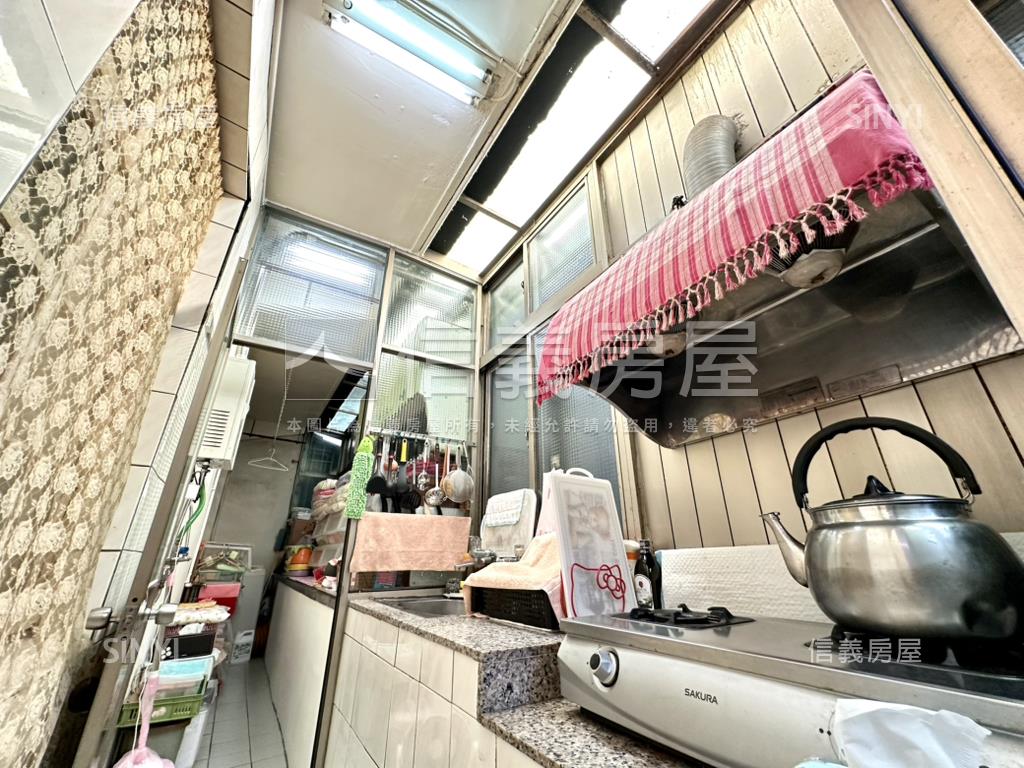 新埔捷運陽光花園方正美寓房屋室內格局與周邊環境