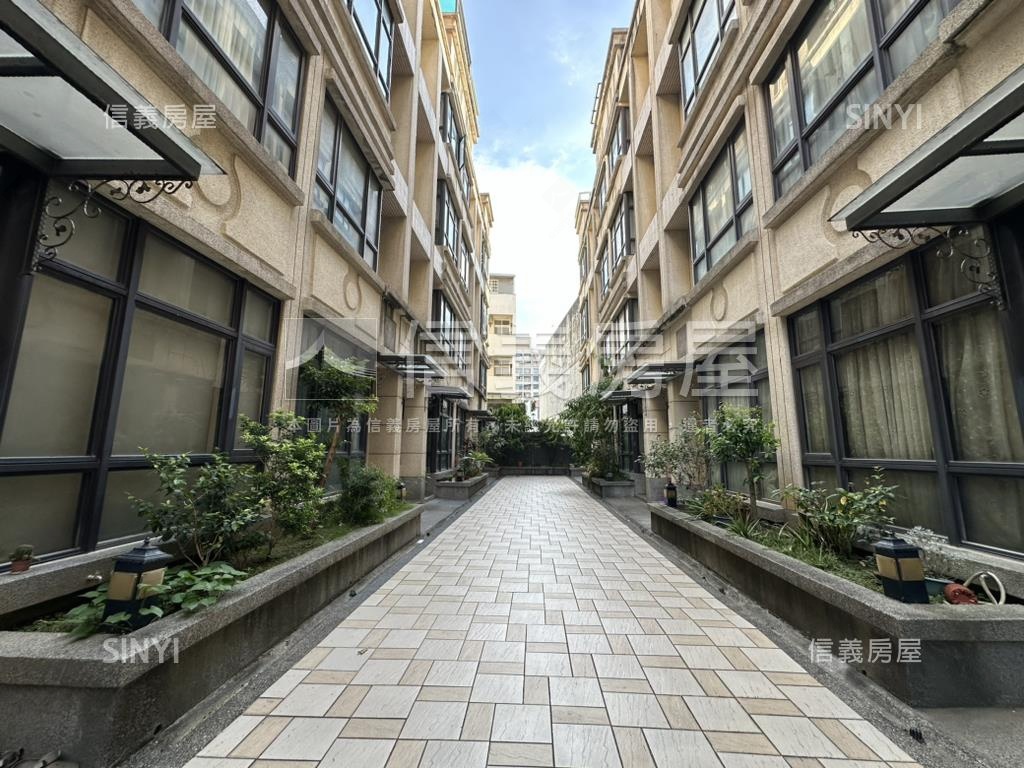 黃金地段重疊別墅房屋室內格局與周邊環境