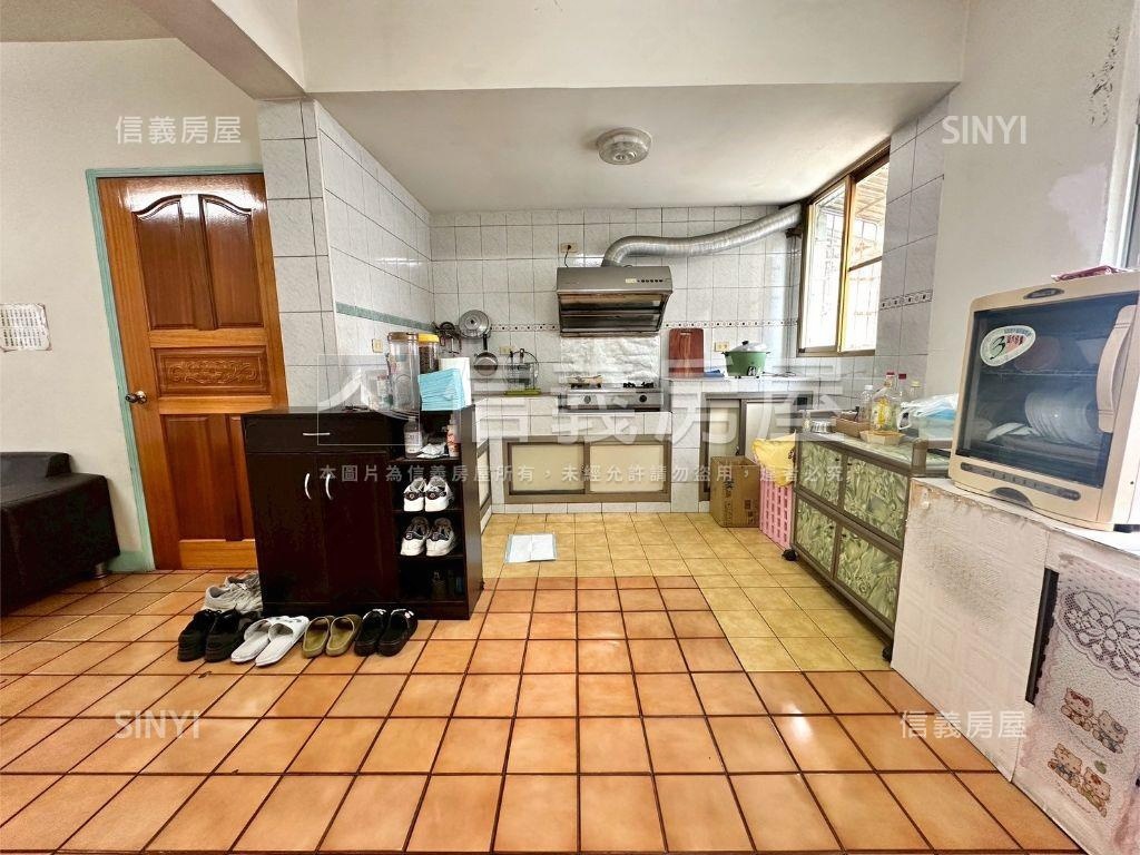 楠梓採光明亮三房房屋室內格局與周邊環境