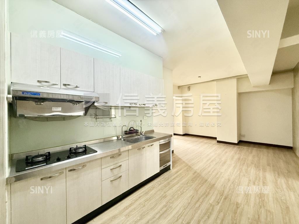 小港面寬質感店面房屋室內格局與周邊環境