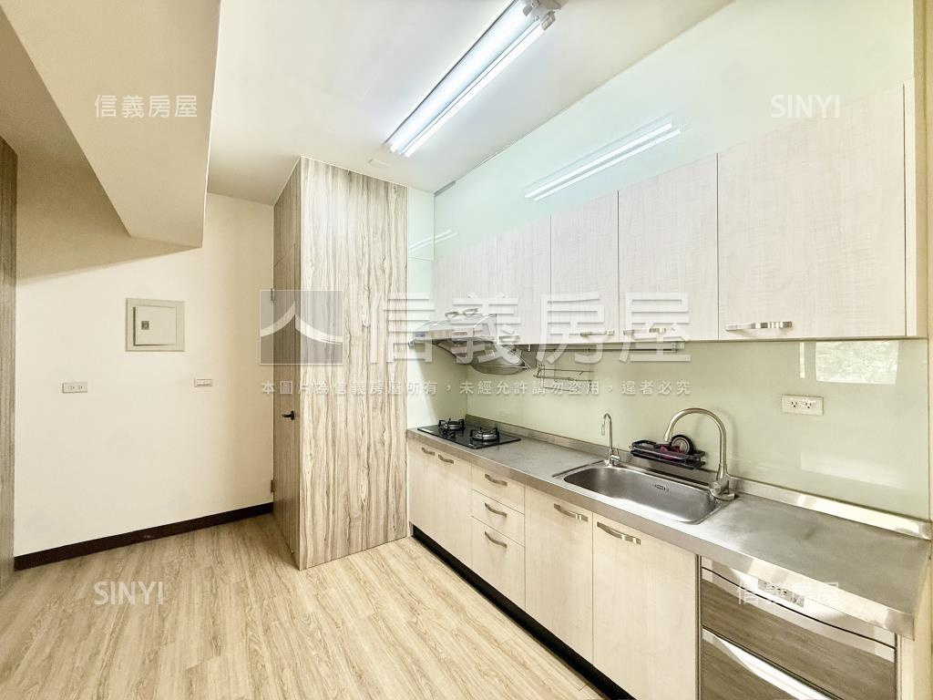 小港面寬質感店面房屋室內格局與周邊環境