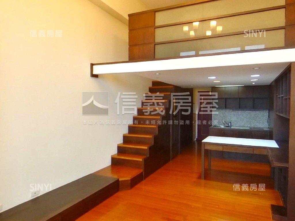 摩天稀有挑高景觀房屋室內格局與周邊環境