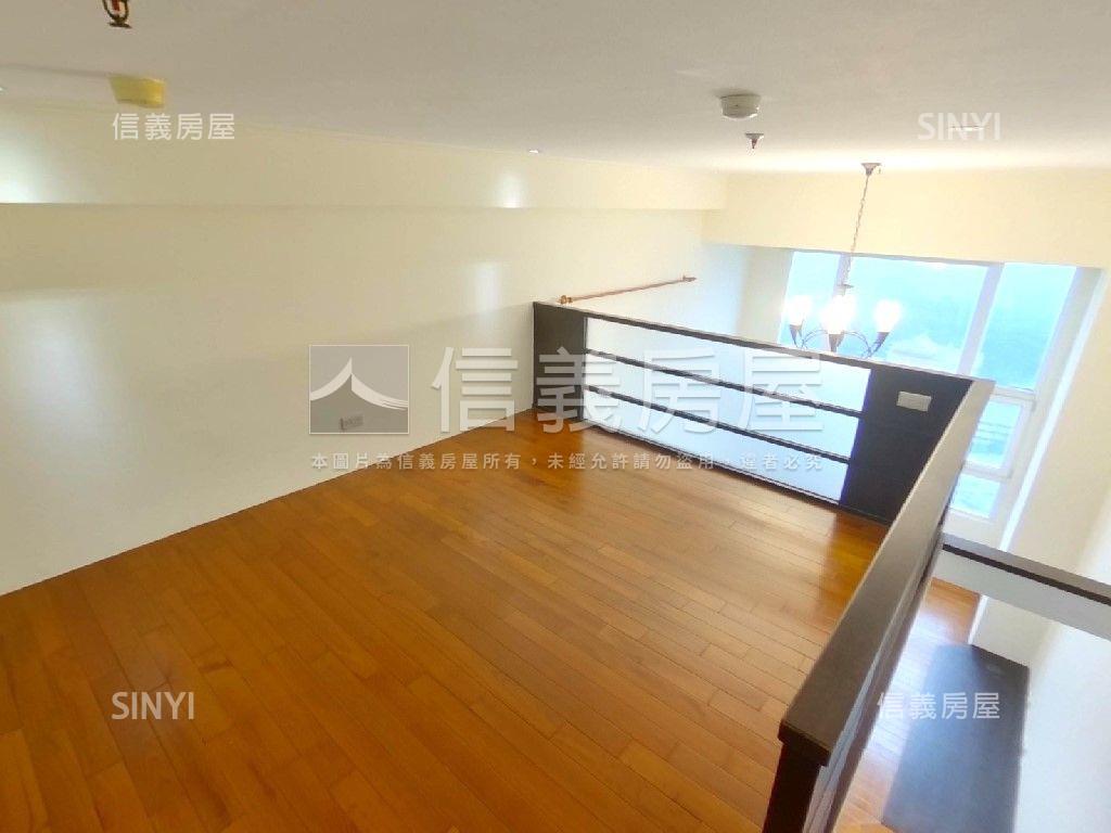 摩天稀有挑高景觀房屋室內格局與周邊環境