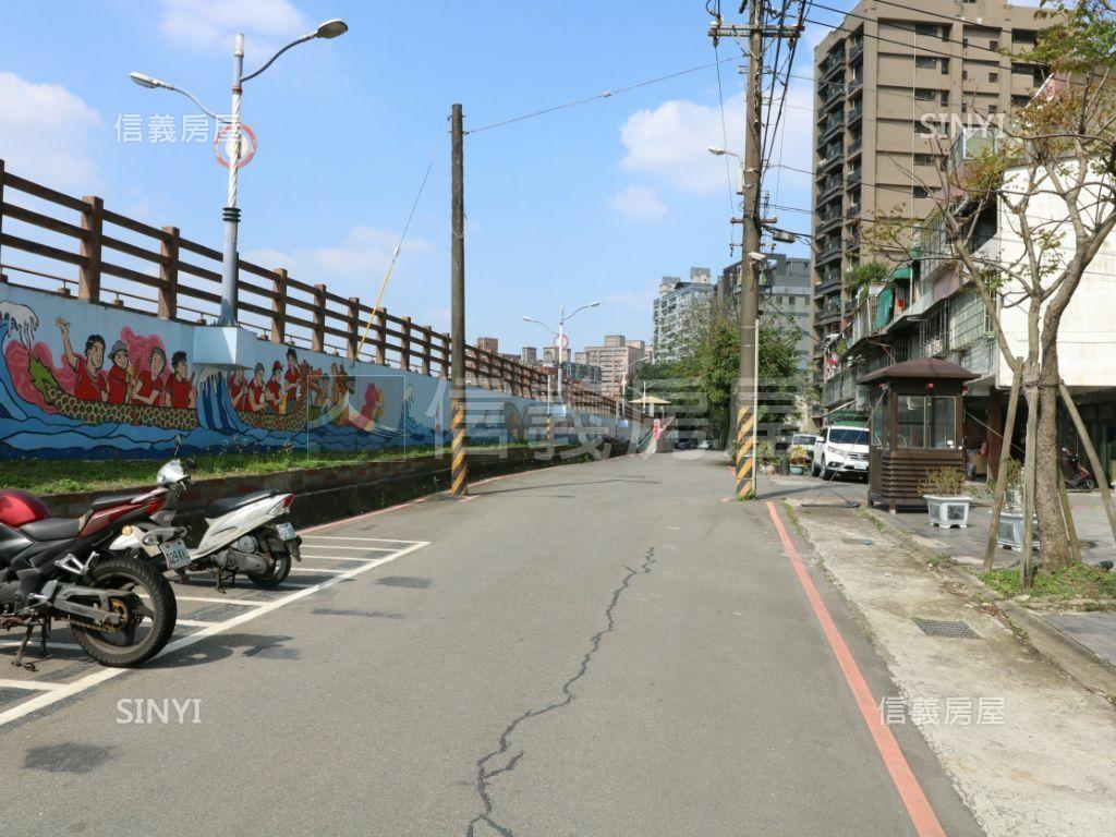 【京河】未來捷運三房車位房屋室內格局與周邊環境