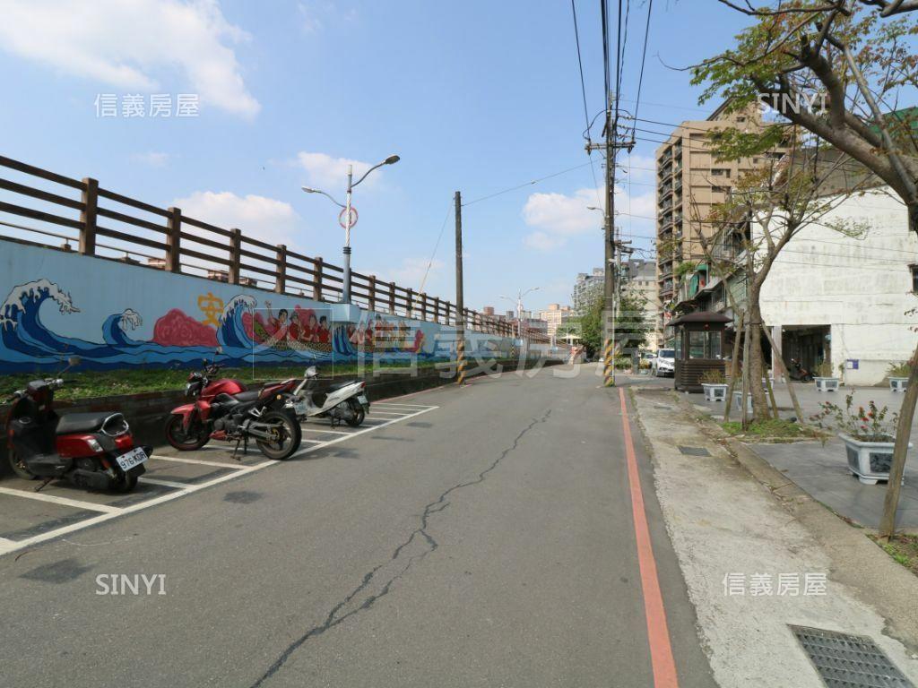【京河】未來捷運三房車位房屋室內格局與周邊環境
