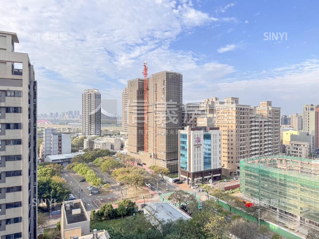 高鐵澤緣朝西南四房雙車位房屋室內格局與周邊環境