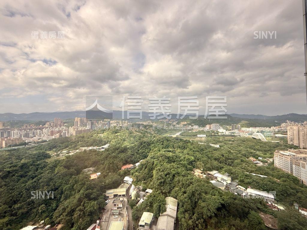 遠雄商辦Ｃ棟高樓邊間房屋室內格局與周邊環境