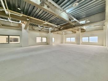 遠雄商辦Ｃ棟高樓邊間