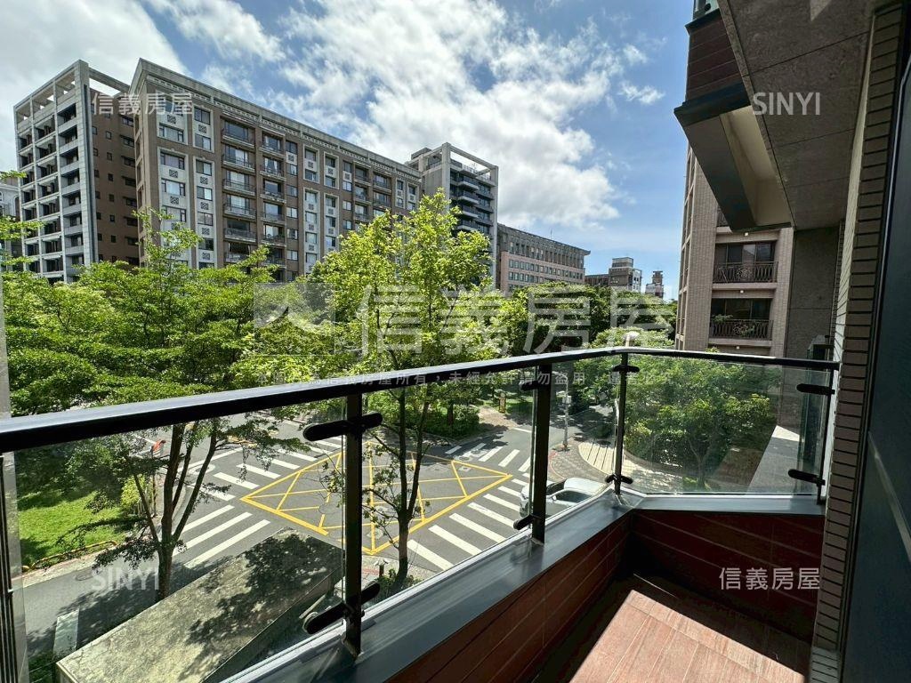 面公園綠景·森沺藏２房房屋室內格局與周邊環境