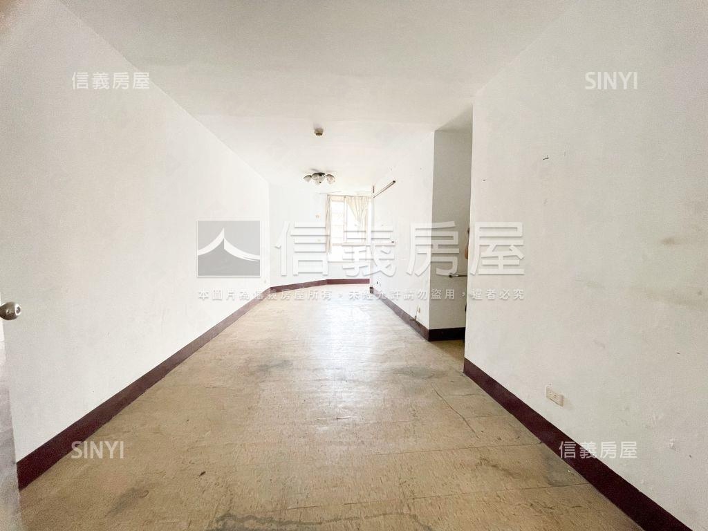 左營超值低總價電梯三房房屋室內格局與周邊環境