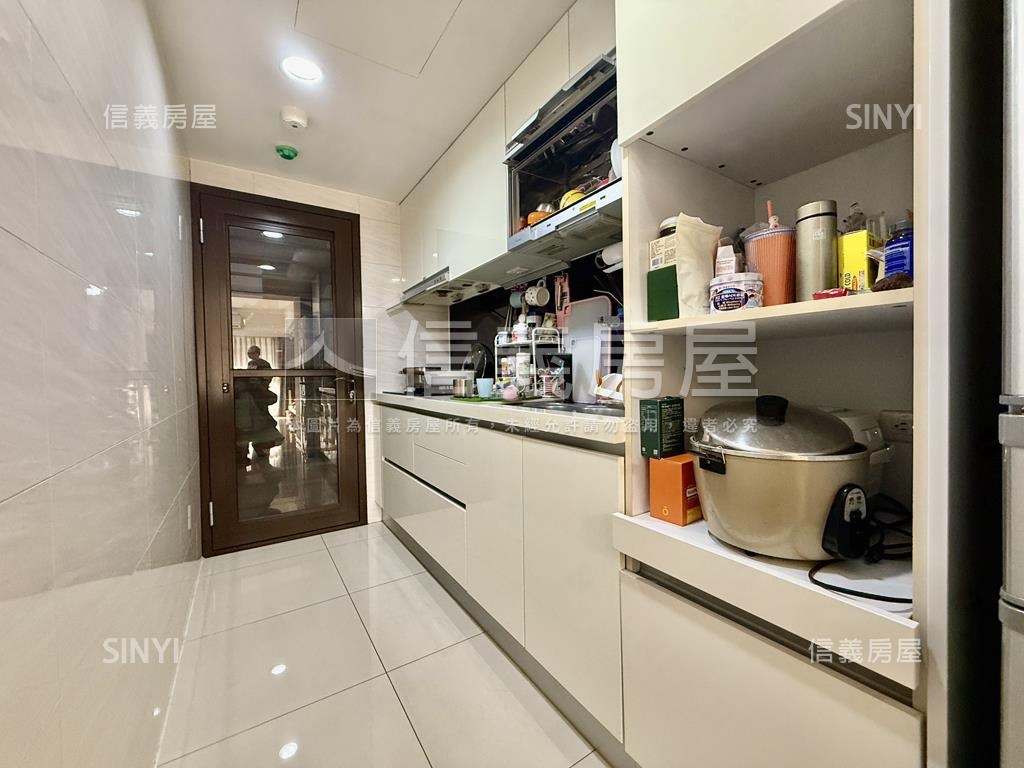 悠活郡朝南三房平車房屋室內格局與周邊環境