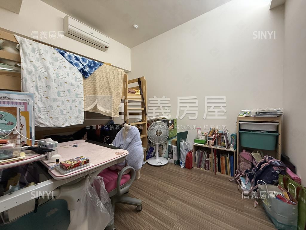 悠活郡朝南三房平車房屋室內格局與周邊環境