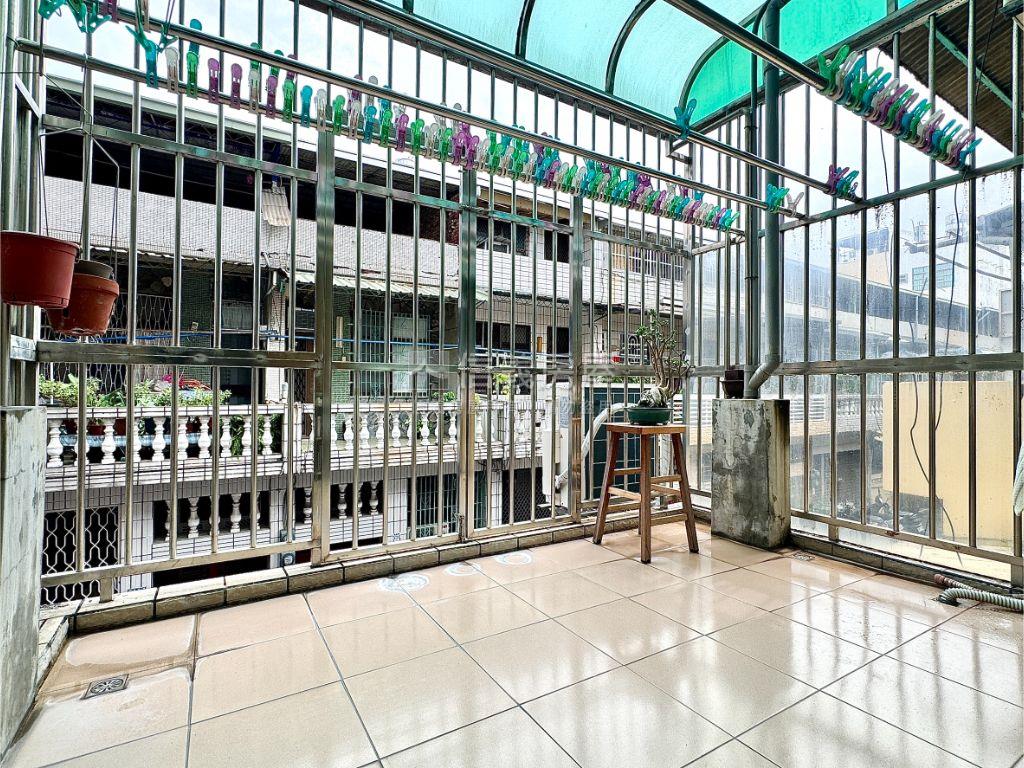 楠梓低總價美透天房屋室內格局與周邊環境