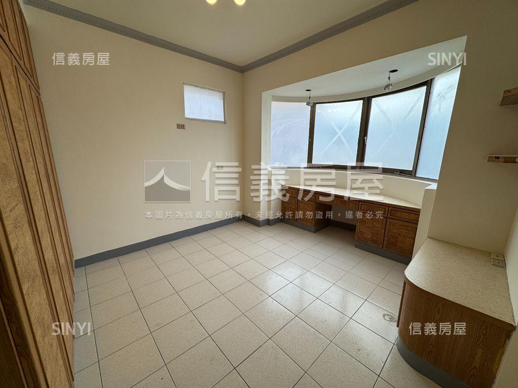 五股明亮電梯頂加佳房屋室內格局與周邊環境
