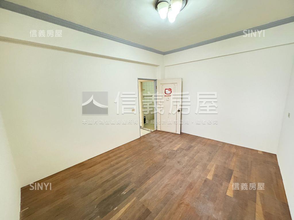 五股明亮電梯頂加佳房屋室內格局與周邊環境