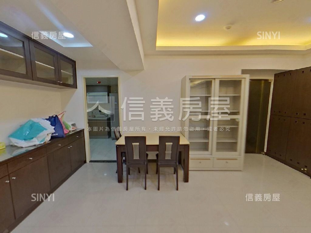 太陽城面山景四房＋車位房屋室內格局與周邊環境
