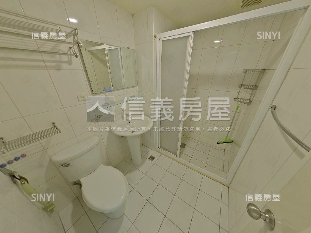 太陽城面山景四房＋車位房屋室內格局與周邊環境