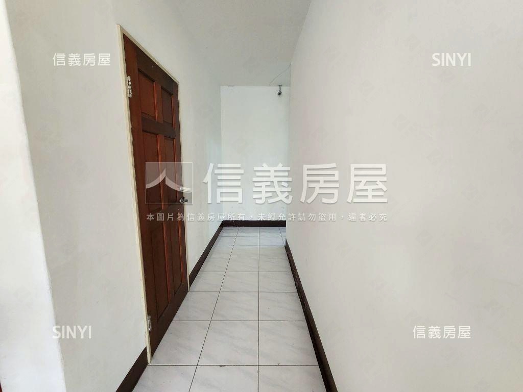 金山前段稀有角間透店房屋室內格局與周邊環境
