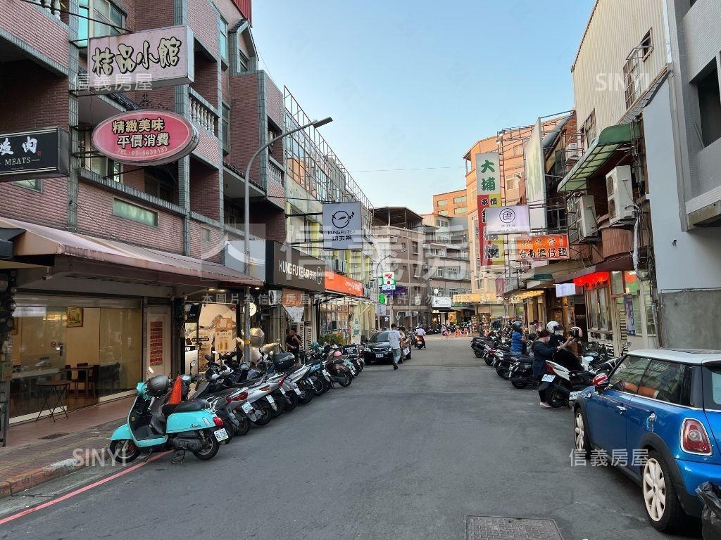 金山前段稀有角間透店房屋室內格局與周邊環境