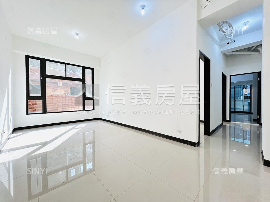 近捷運。稀有一層一戶華廈房屋室內格局與周邊環境