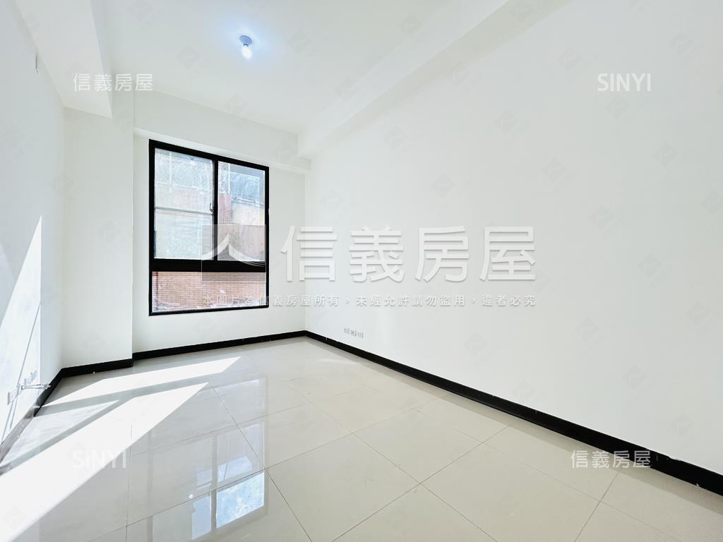 近捷運。稀有一層一戶華廈房屋室內格局與周邊環境