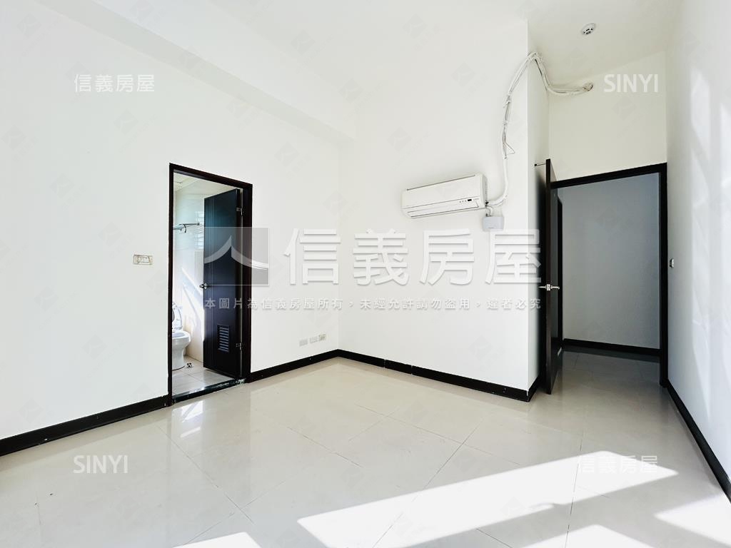 近捷運。稀有一層一戶華廈房屋室內格局與周邊環境