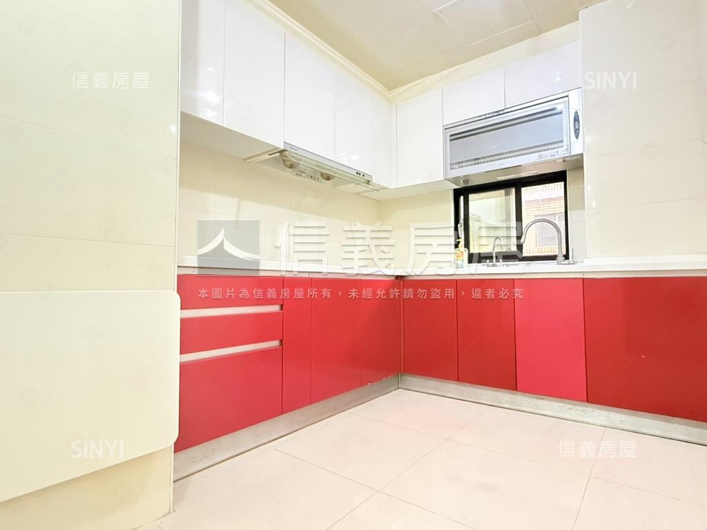 近捷運。獨戶。採光美３房房屋室內格局與周邊環境