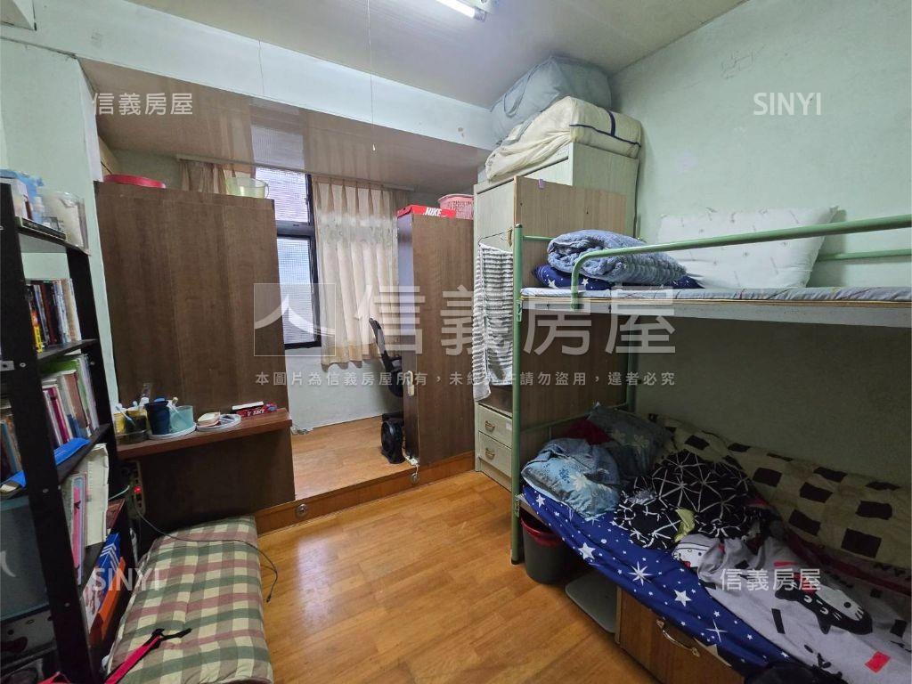 板橋車站邊間公寓頂加Ａ房屋室內格局與周邊環境