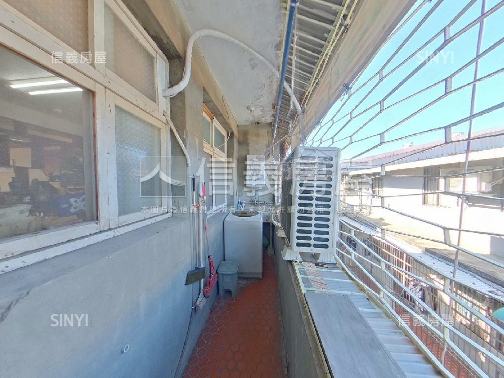 板橋車站邊間公寓頂加房屋室內格局與周邊環境