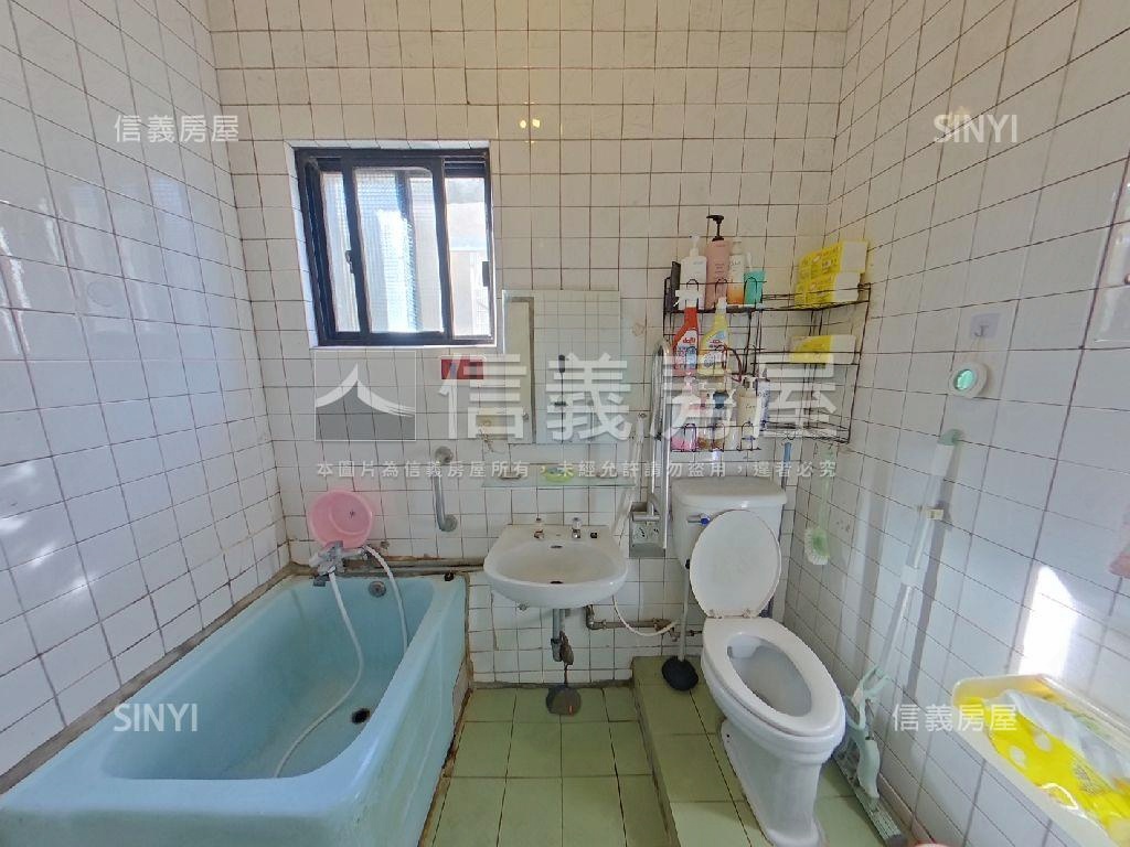 板橋車站邊間公寓頂加房屋室內格局與周邊環境