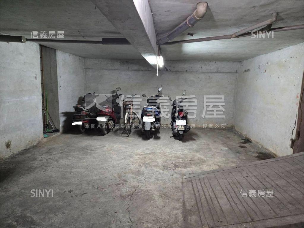 板橋車站邊間公寓頂加房屋室內格局與周邊環境