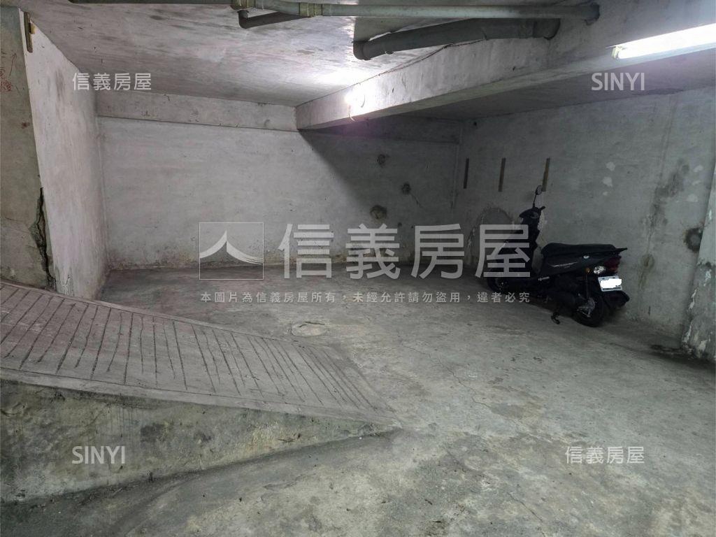 板橋車站邊間公寓頂加房屋室內格局與周邊環境