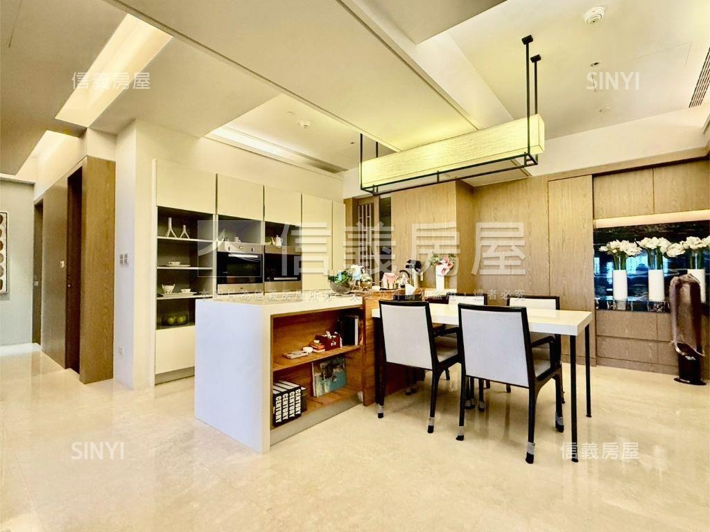 精美裝潢皇居高樓雙平車房屋室內格局與周邊環境